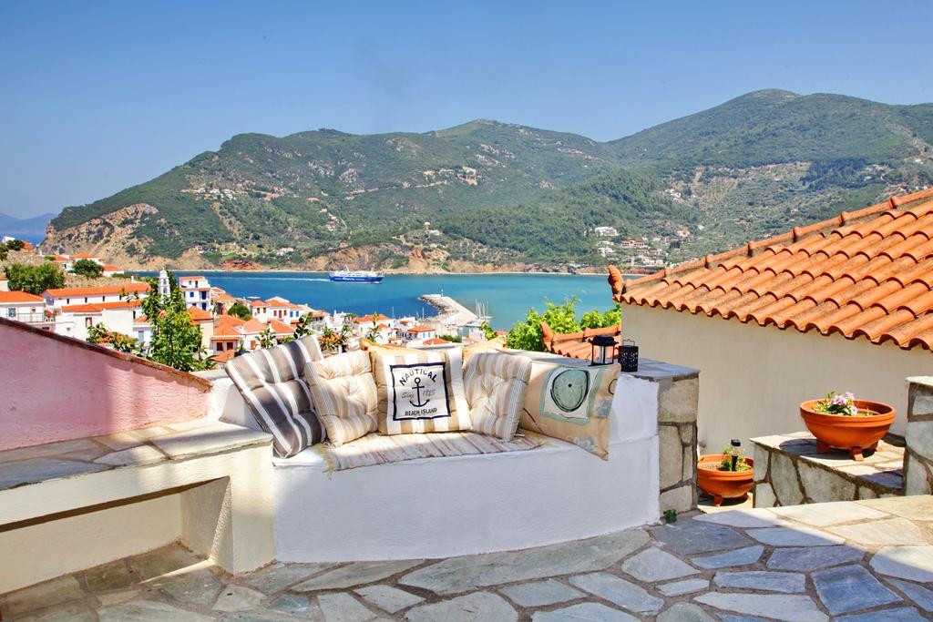 Aperanto Galazio Hotel Skopelos Town Exterior photo